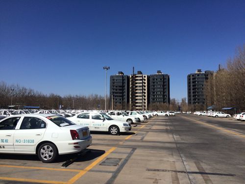 北京两大热门驾校对比 北方驾校与京都府驾校，哪个更适合你？